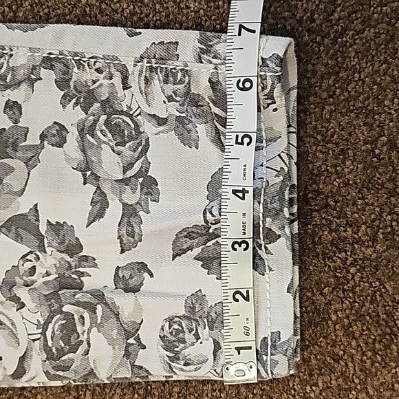 Maurices Flowered Jeans - Picture 9 of 11
